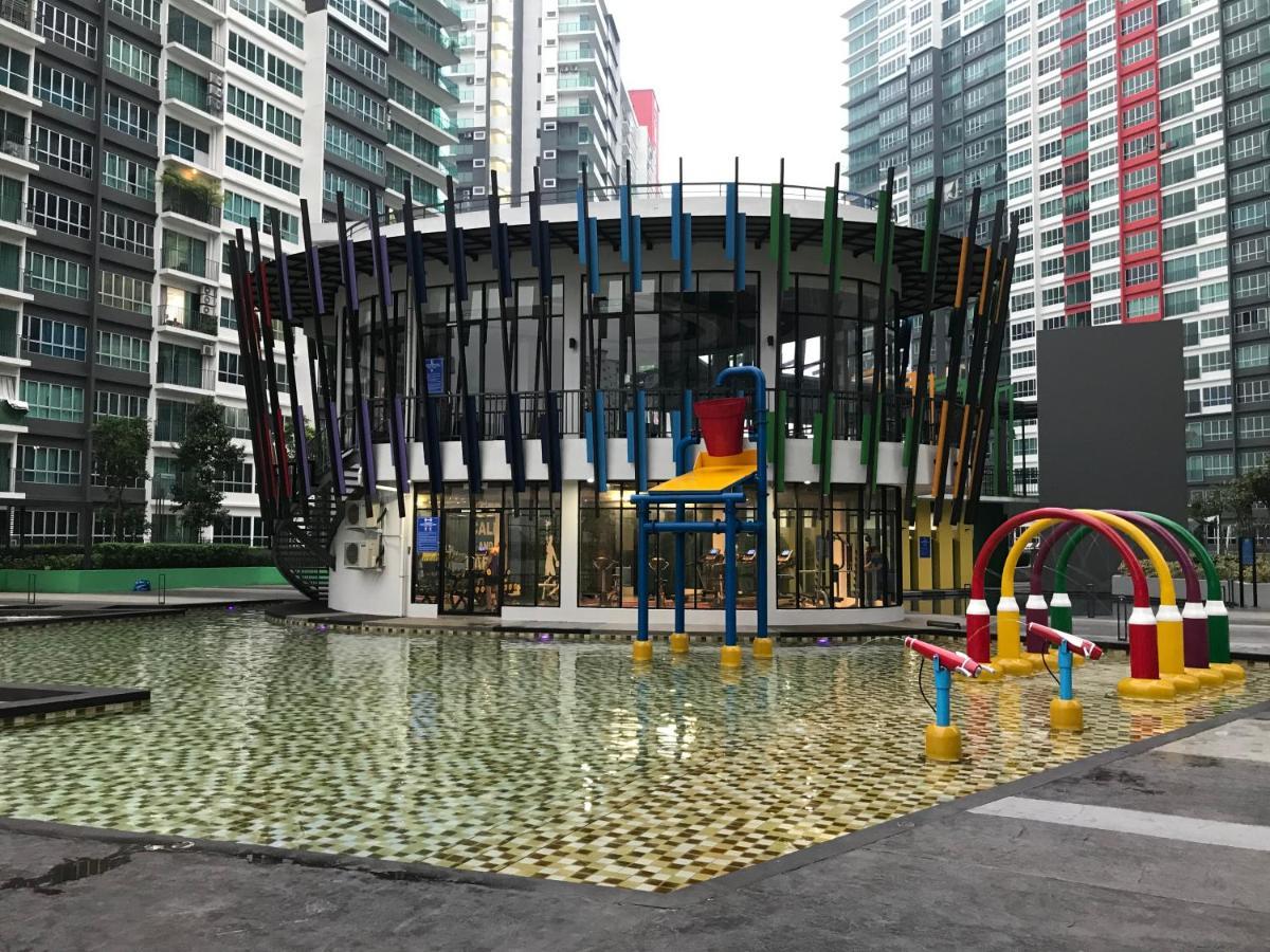 Zizz Homestay - The Pallet Home Petaling Jaya Exterior foto